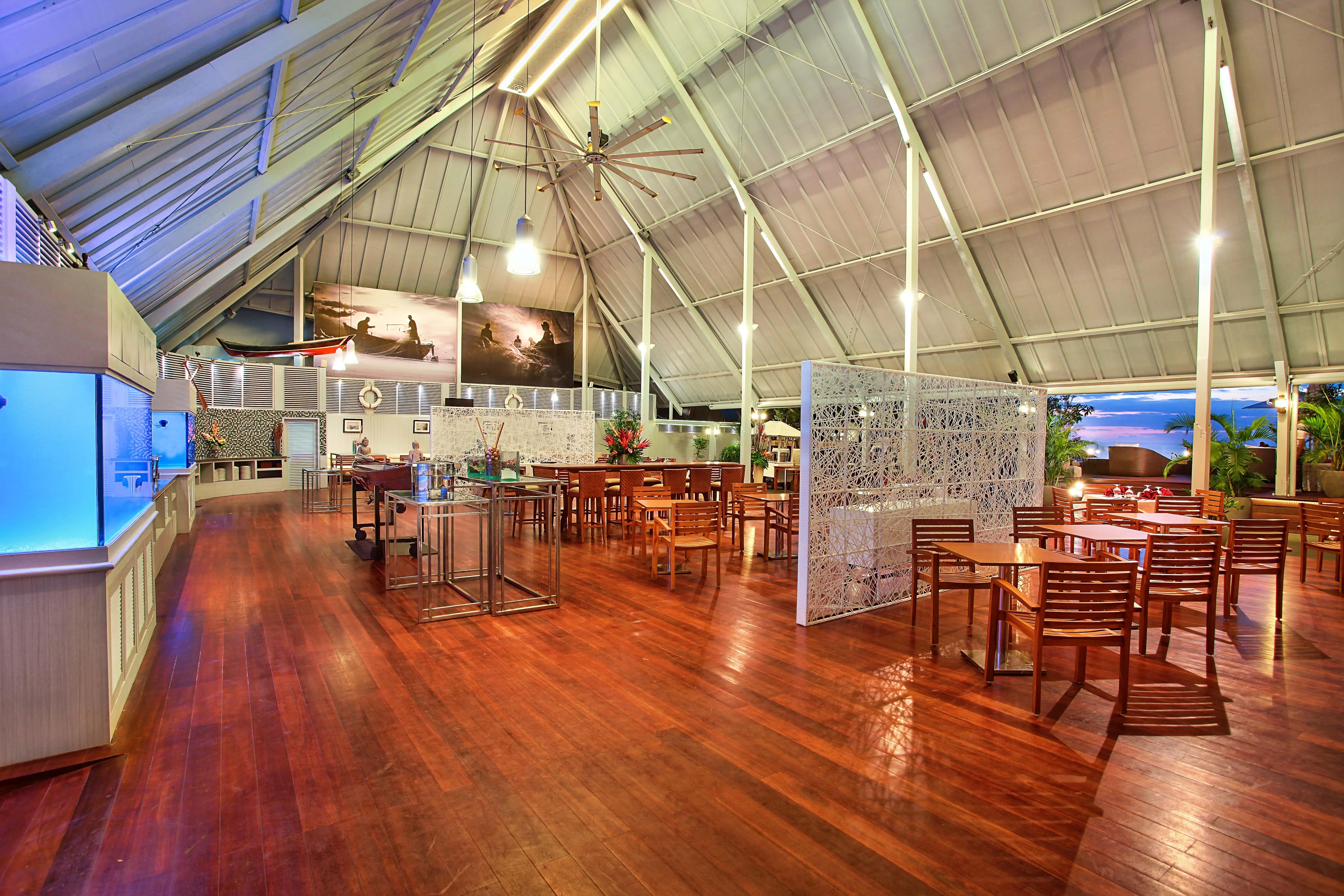 The Kuta Beach Heritage Hotel - Managed By Accor Kuta Lombok Exterior foto The interior of the restaurant
