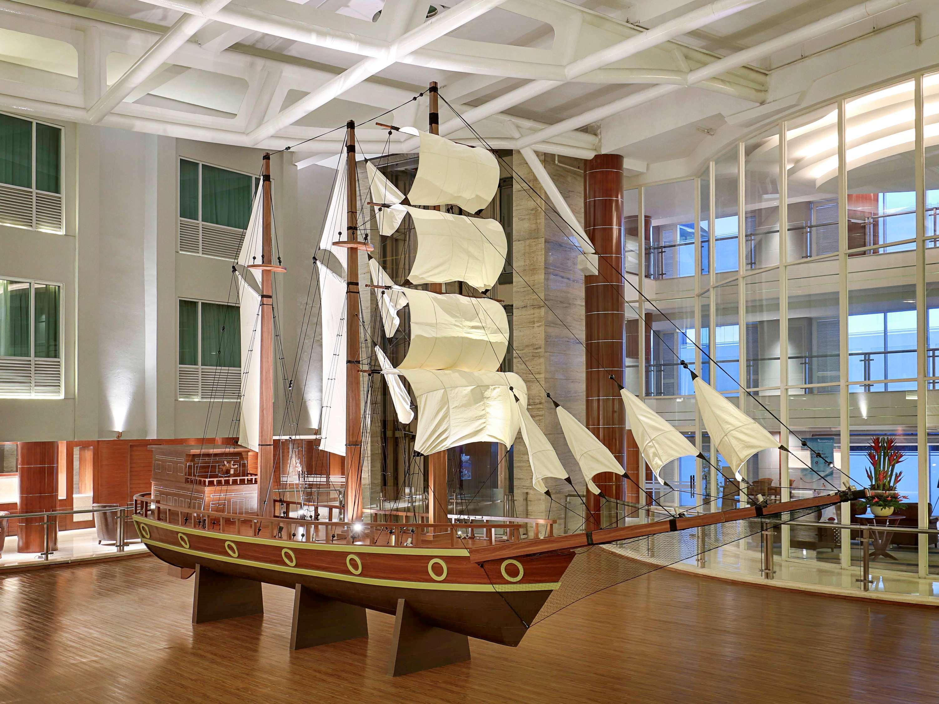 The Kuta Beach Heritage Hotel - Managed By Accor Kuta Lombok Exterior foto The lobby of the hotel