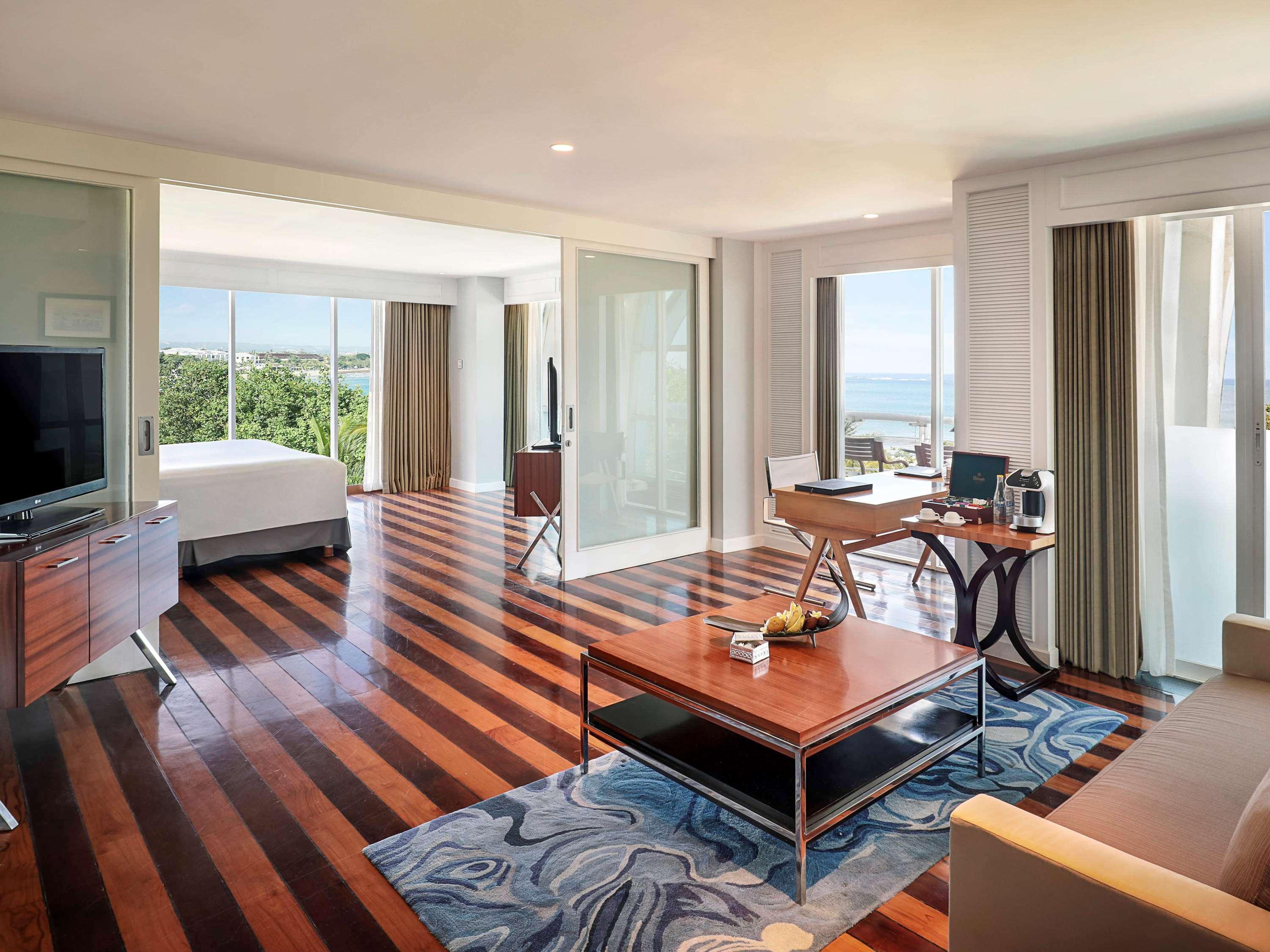 The Kuta Beach Heritage Hotel - Managed By Accor Kuta Lombok Exterior foto A suite at the hotel
