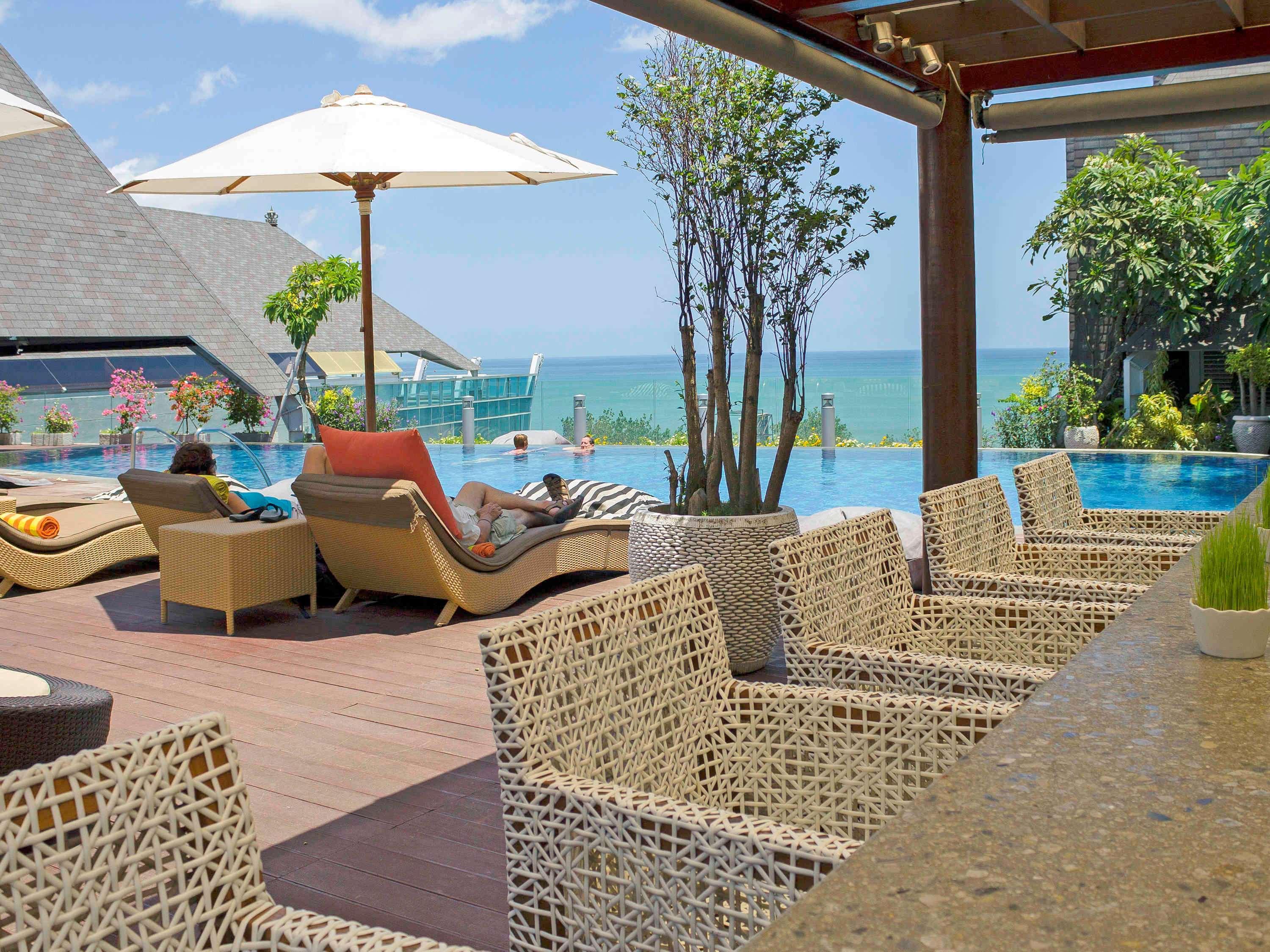 The Kuta Beach Heritage Hotel - Managed By Accor Kuta Lombok Exterior foto The pool at the hotel