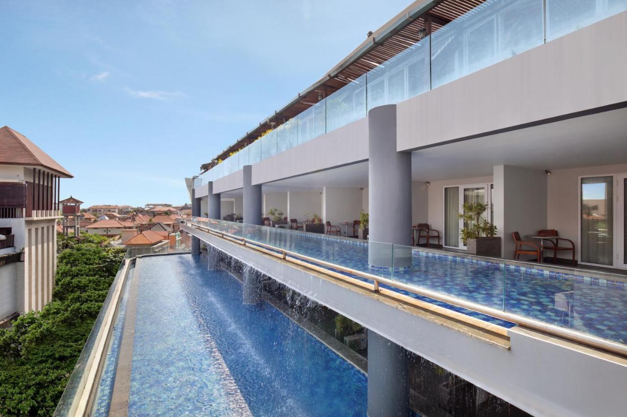 The Kuta Beach Heritage Hotel - Managed By Accor Kuta Lombok Exterior foto The swimming pool at the hotel