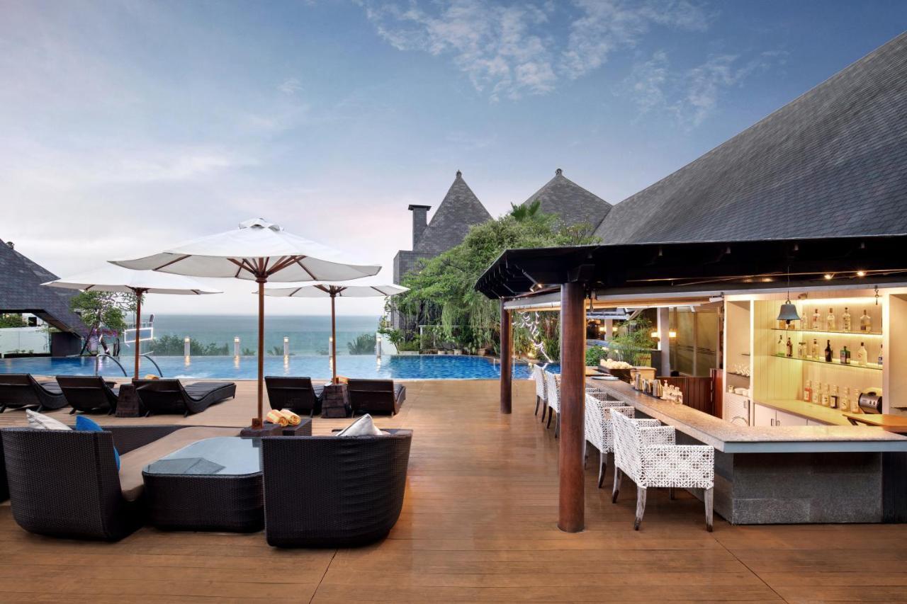 The Kuta Beach Heritage Hotel - Managed By Accor Kuta Lombok Exterior foto The Pool Bar