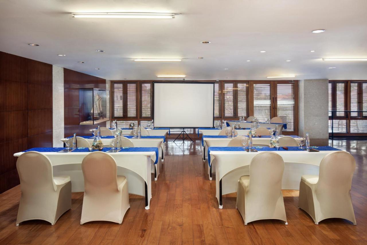 The Kuta Beach Heritage Hotel - Managed By Accor Kuta Lombok Exterior foto Meeting room