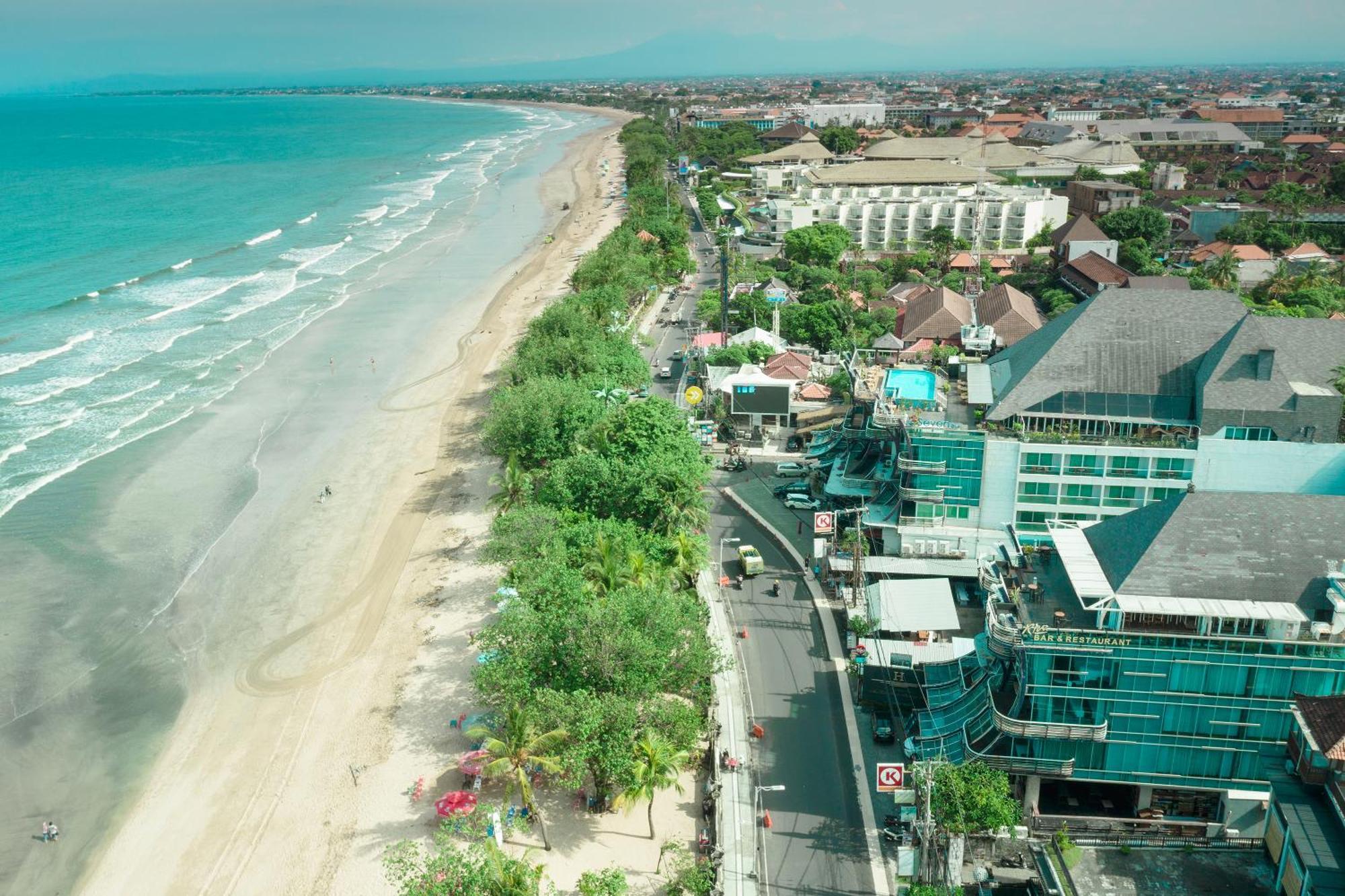The Kuta Beach Heritage Hotel - Managed By Accor Kuta Lombok Exterior foto Seminyak Beach