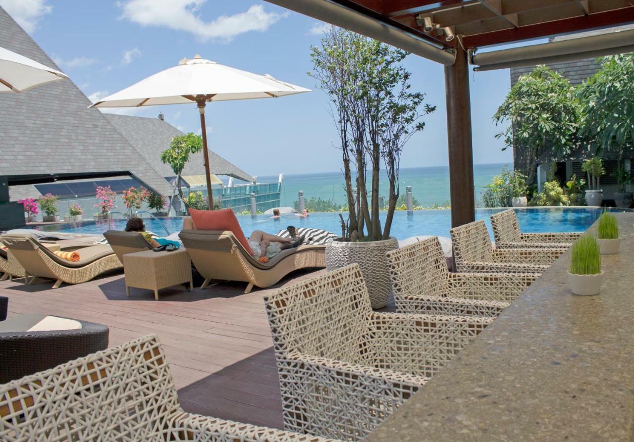 The Kuta Beach Heritage Hotel - Managed By Accor Kuta Lombok Exterior foto The pool at the hotel